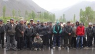 吉尔吉斯斯坦反对派封路堵住200辆中国货车