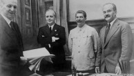 希特勒与斯大林签署友好条约75周年