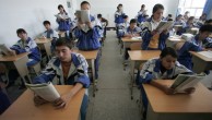 北京派教师赴新疆推进双语教学 同化政策能否解決民族冲突？