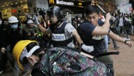 香港占领中环：金钟政府总部被堵警民彻夜冲突