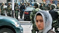 新疆地方大力反恐 刀具未挂锁链被拘遭质疑