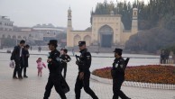 中国新疆开展“结亲周”官员进住维吾尔家庭