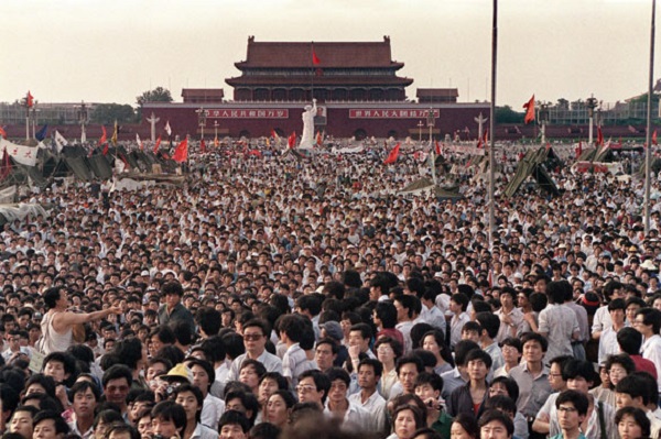 Tiananmen-Square-Thousand-001