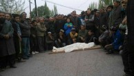 Doğu Türkistan’ın Kelpin kasabasında 3 Uygur genç  vuruldu,kasaba ayaklandı