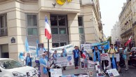 DOĞU TÜRKİSTAN TÜRKLERİ PARİS’TE İŞGALCİ ÇİN’İ PROTESTO ETTİLER