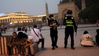 İŞGALCİ ÇİN POLİSİ :  60 YAŞINDAN BÜYÜK OLANLARA BAYRAM NAMAZI  İÇİN İZİN VERİLDİ